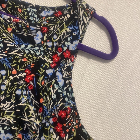 J .jill Wearever Women's Smocked Floral Tank Dress Size M Multicolor Knee Length - Picture 3 of 7